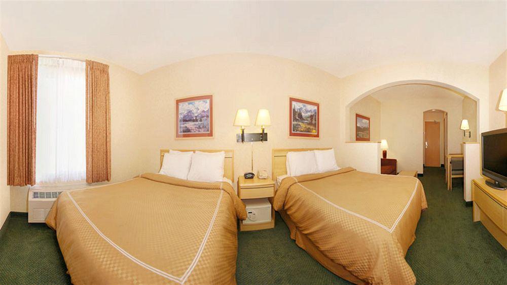 Comfort Suites Summit County Dillon Bagian luar foto