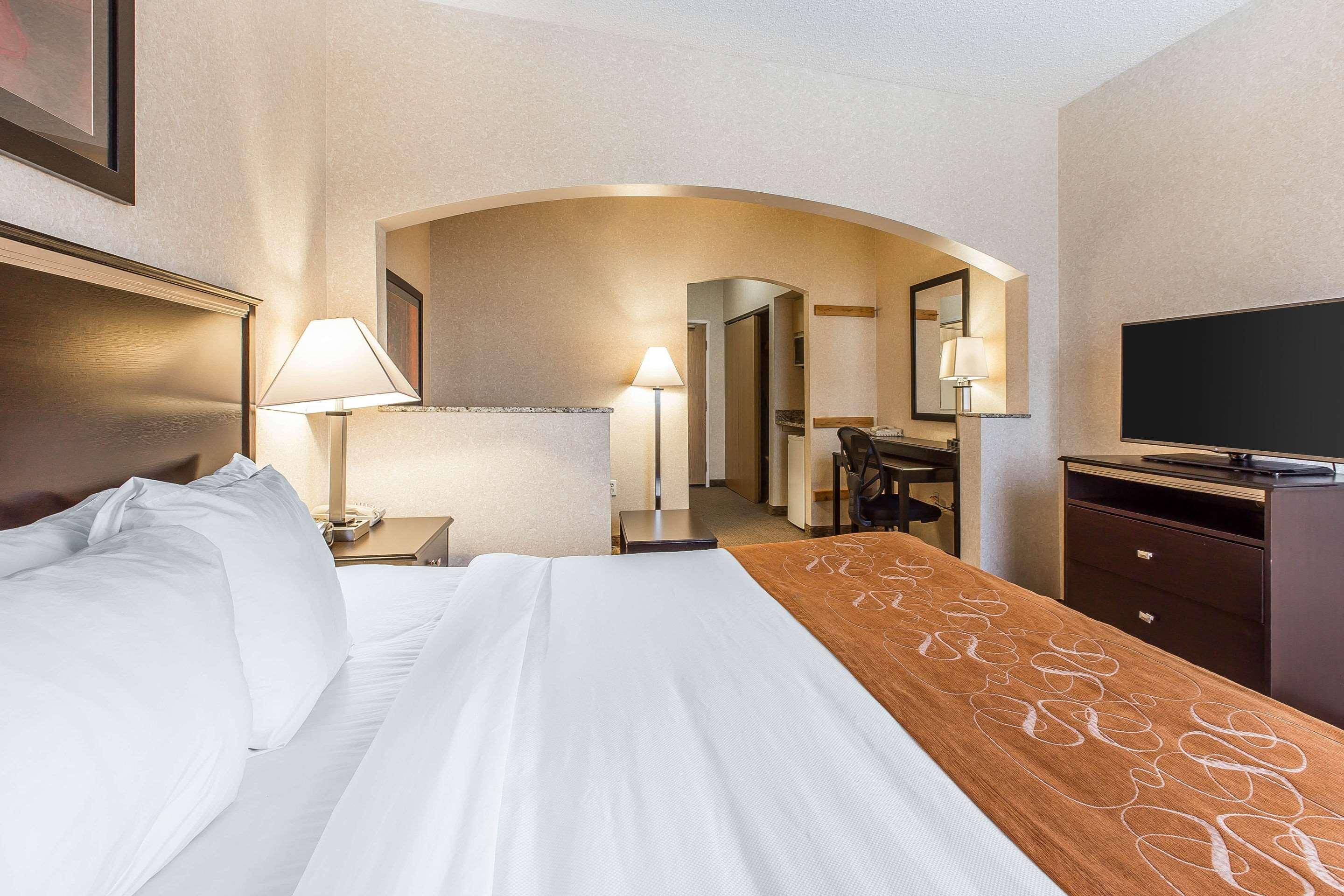 Comfort Suites Summit County Dillon Bagian luar foto