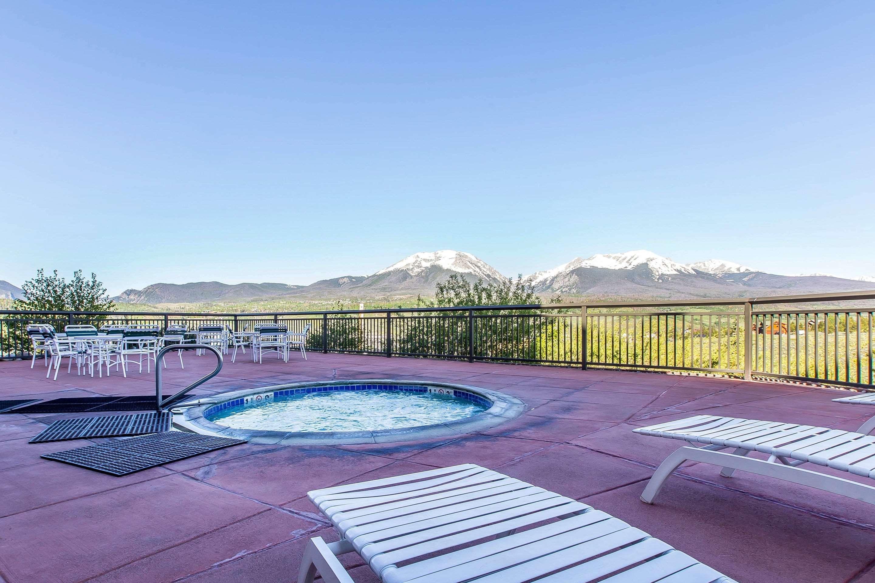 Comfort Suites Summit County Dillon Bagian luar foto